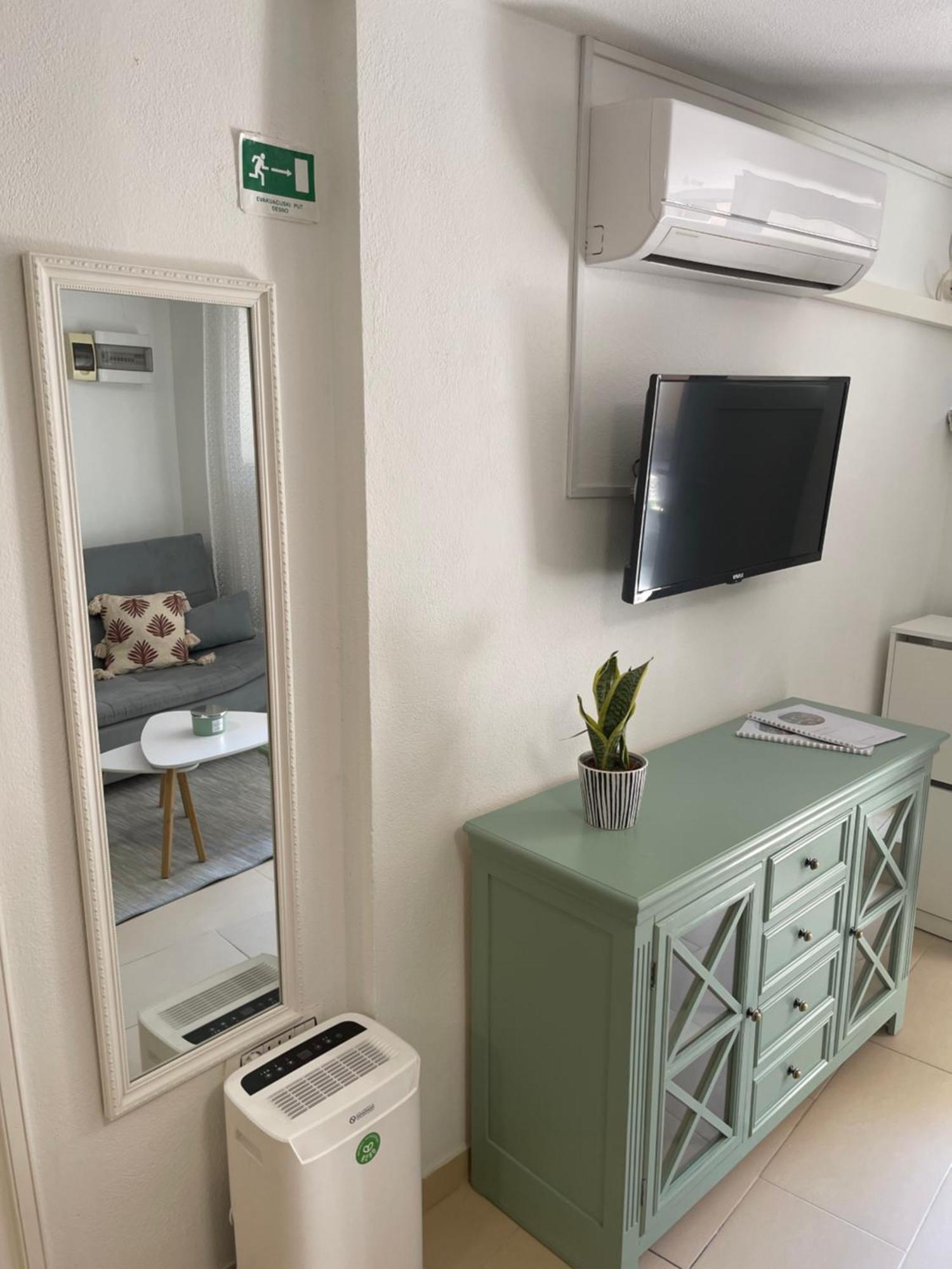 Studio Capon - Just A Few Steps From The Sea! Bakar Ngoại thất bức ảnh