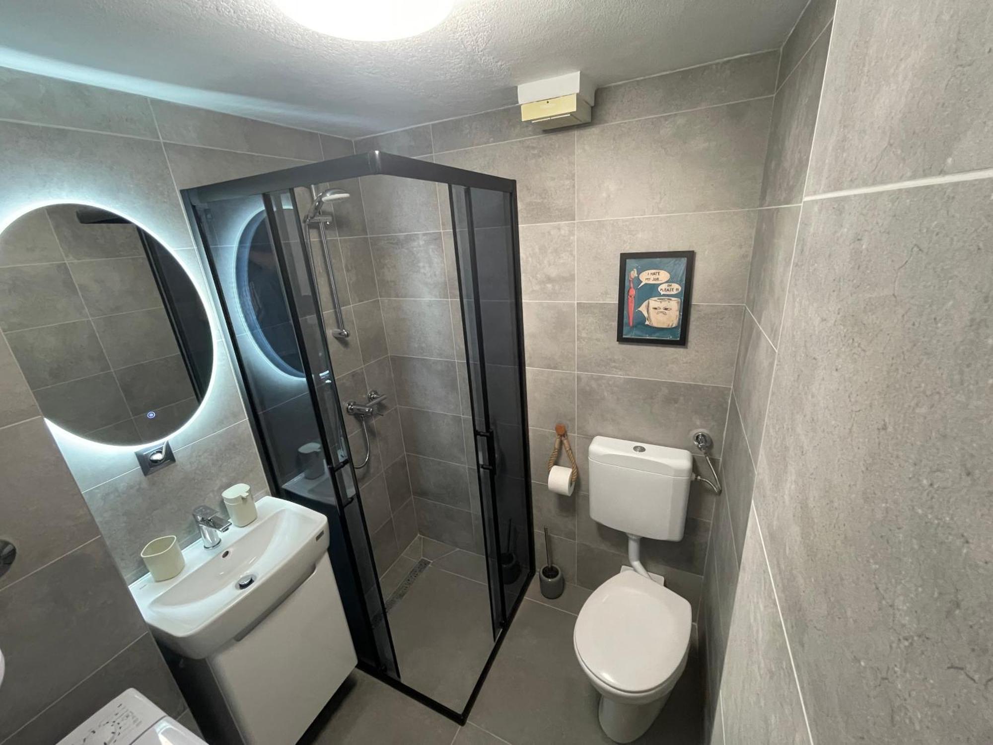 Studio Capon - Just A Few Steps From The Sea! Bakar Ngoại thất bức ảnh